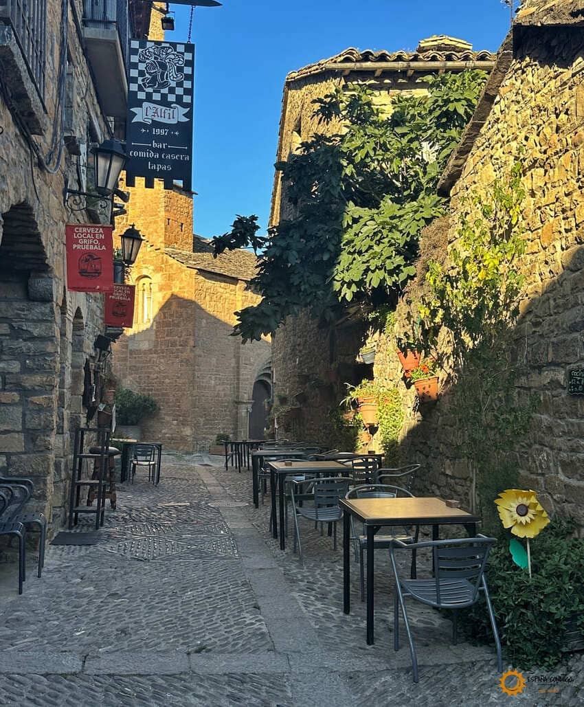 Pasear entre las calles de Aínsa, qué ver en Aínsa