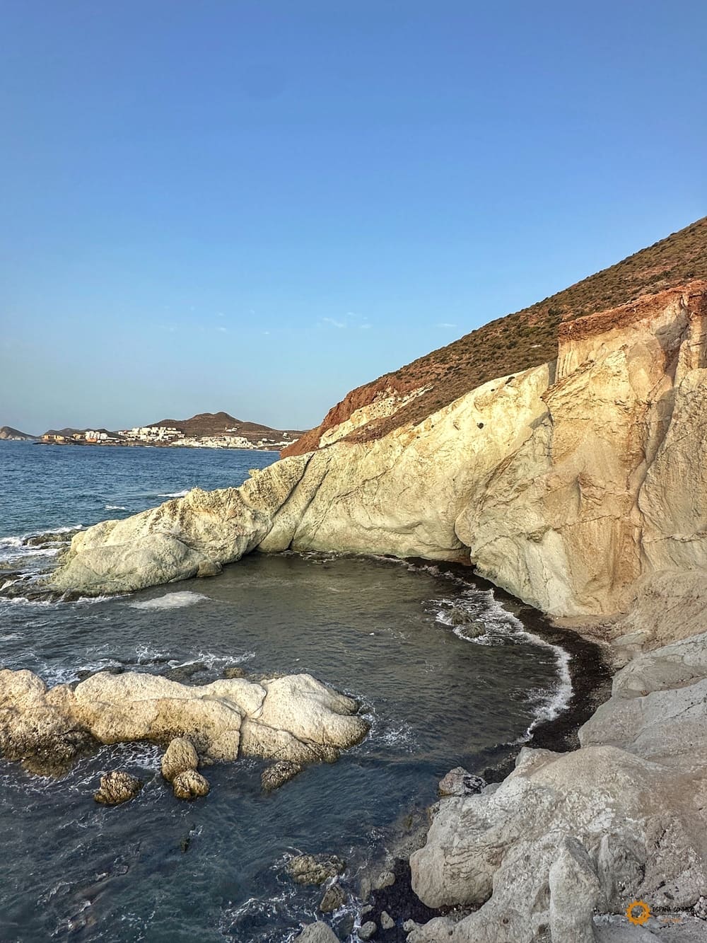 Cueva del Tabaco, Descubre Cala Higuera en Cabo de Gata