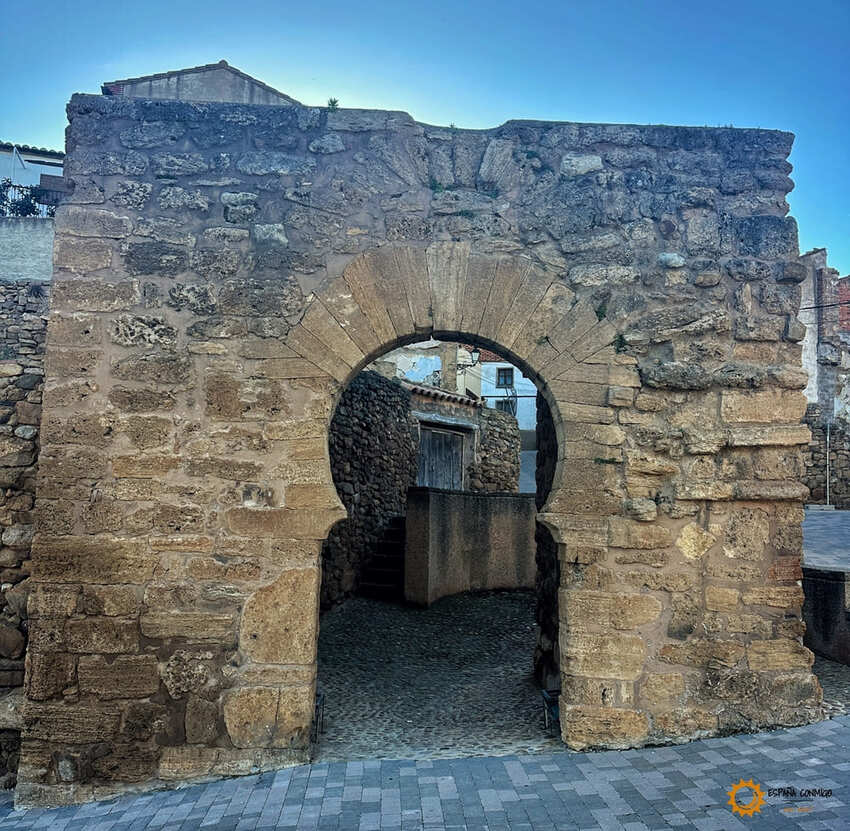 Puerta Emiral, qué ver en Ágreda - la joya oculta de Soria