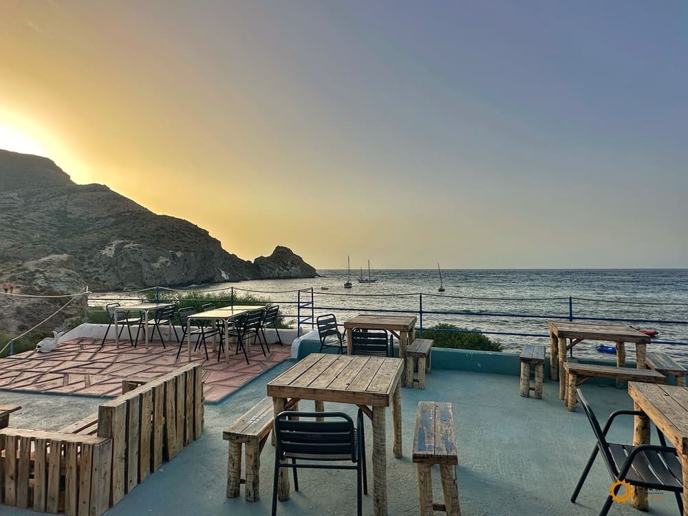 Bar Refugio en Cala Higuera, Almería